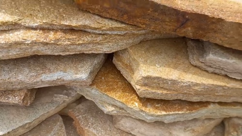 Плитняк златолит жёлтый золотистый для отмостки купить в Орехово-Зуевом