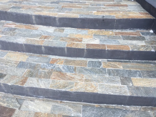 Плитка из Златолита Уральского для лестницы купить в Орехово-Зуевом