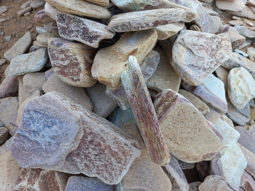 Златолит жёлтый, жёлто-зелёный глыбки и валуны для ланшафтного дизайна купить в Орехово-Зуевом