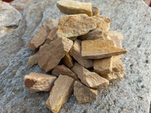 Златолит жёлтый декоративная каменная крошка купить в Орехово-Зуевом