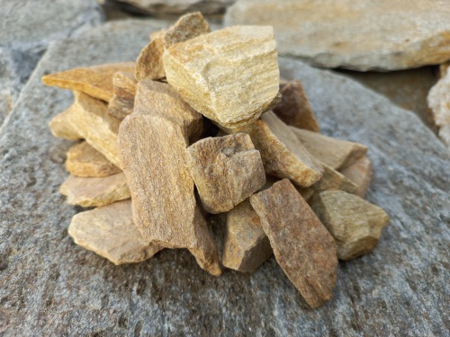 Златолит жёлтый декоративная каменная крошка купить в Орехово-Зуевом