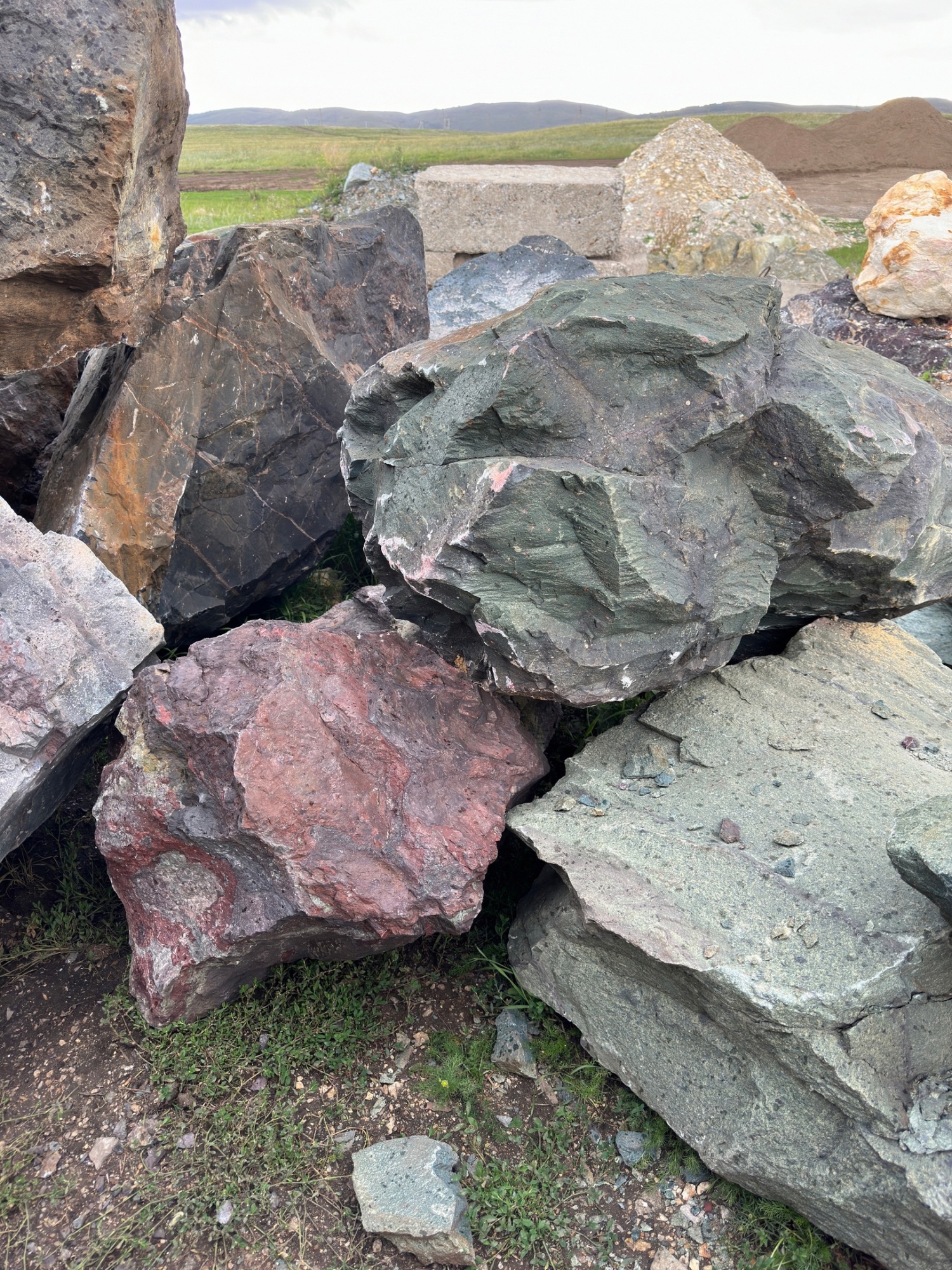 Камни для ландшафтного дизайна зелёные 10-60 килограмм купить в Орехово-Зуевом