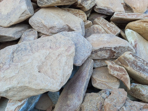 Златолит жёлтый, жёлто-зелёный глыбки и валуны для ланшафтного дизайна купить в Орехово-Зуевом