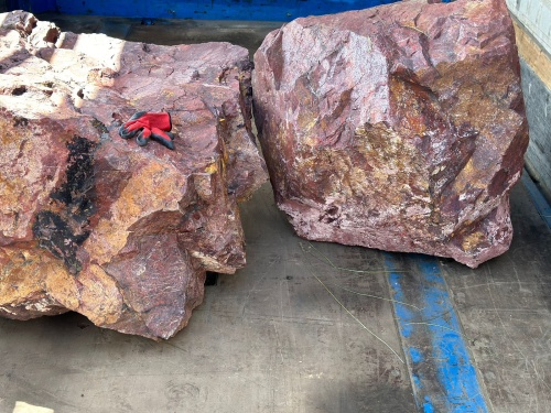 Ландшафтные глыбы красно-фиолетовые 200-1000 килограмм купить в Орехово-Зуевом