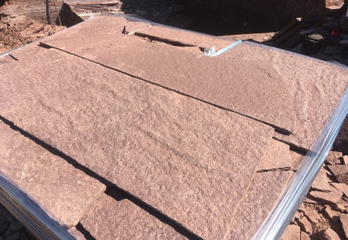 Плитняк лемезит бордовый для цоколя 1,5-2 см купить в Орехово-Зуевом