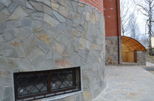 Плитняк златолит Уральский для цоколя, отмостки купить в Орехово-Зуевом